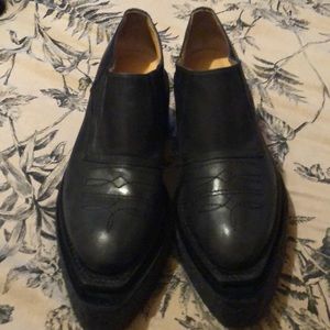 Women’s Black Pointy toe shoe boots